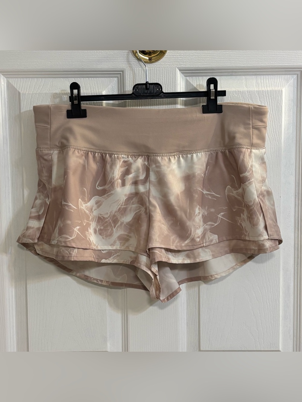 CALIA Carrie Underwood Kick It Up Shorts L Sacred Smoke Sandstone Running